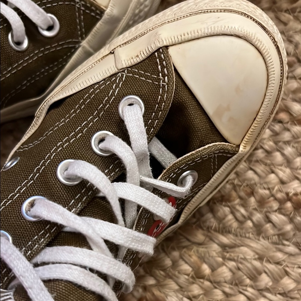 Army green Converse Sneakers with Vintage Appeal - Picture 5 of 8